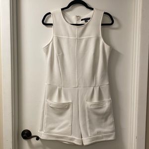 SZ 6 White Romper w/ pockets.